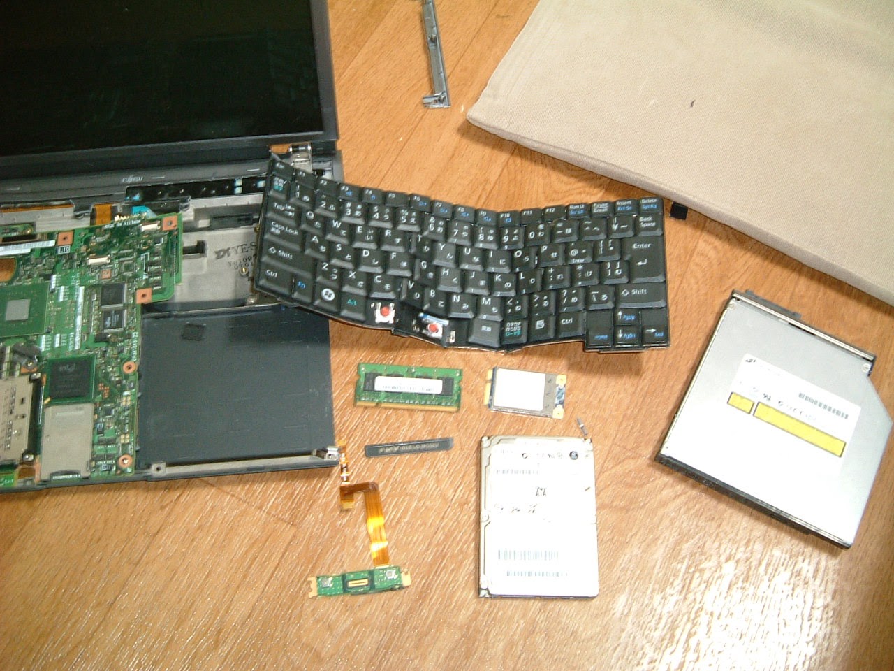 分解したPCのサムネイル