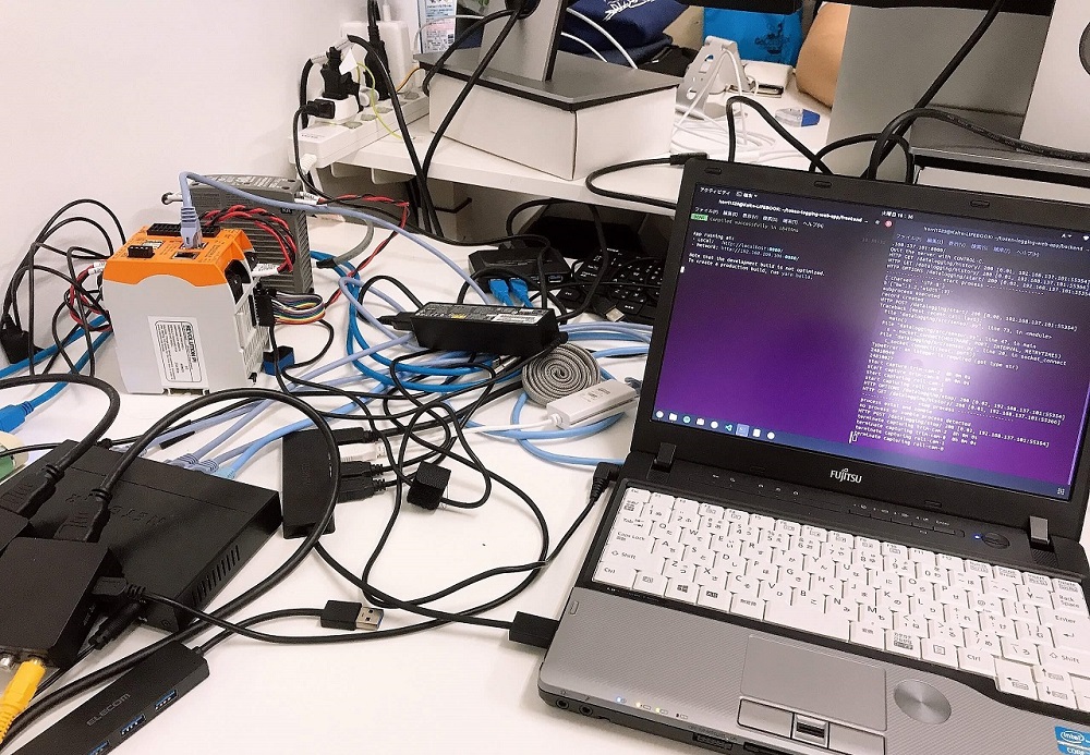 ハードウェア技術を活用したWebシステム開発のサムネイル